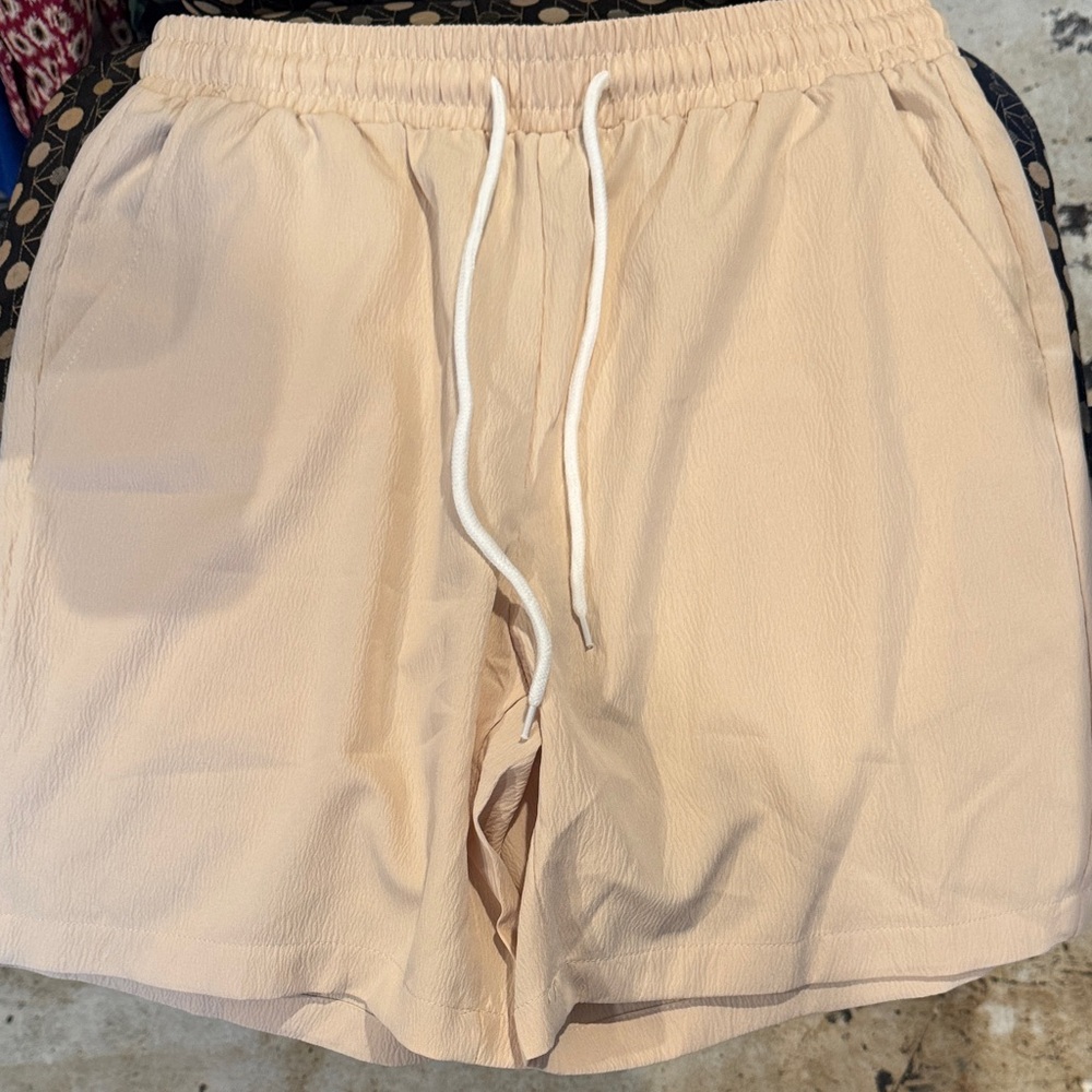 New SHEIN Men's Cream Hybrid Shorts
